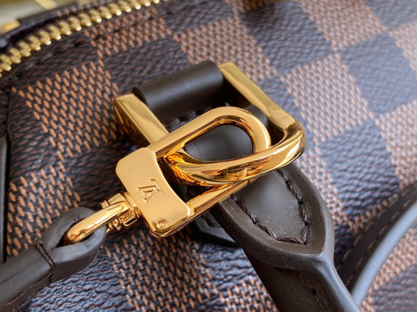 l**is V*t*n vintage bag