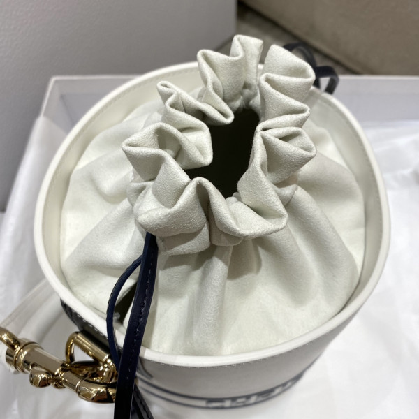 D*or micro vibe bucket bag