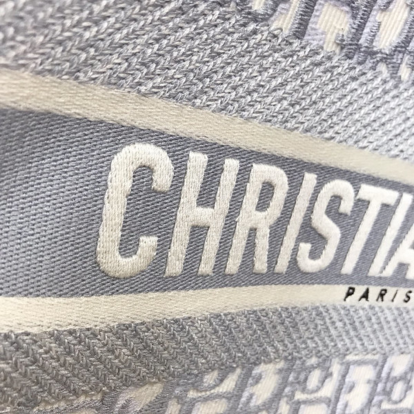 large D*or book tote