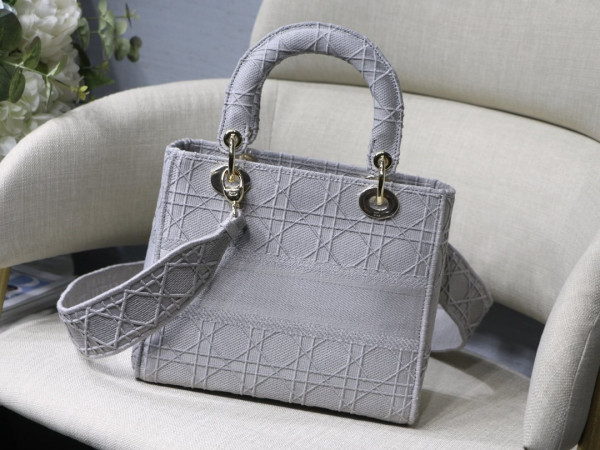 LADY D-LITE EMBROIDERED CANNAGE BAG