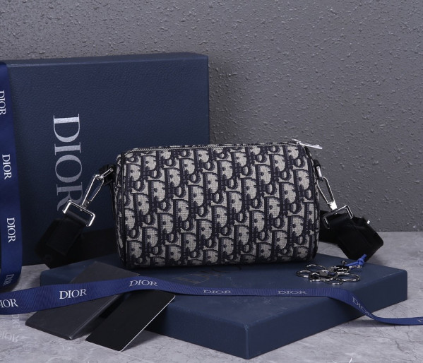 D*or roller messenger bag