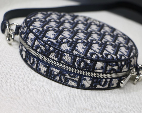 D*or oblique round bag