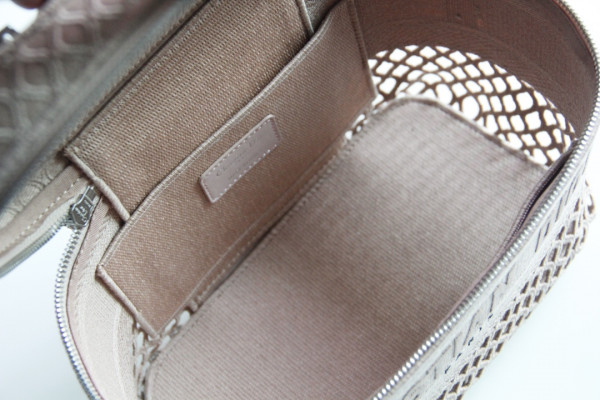 D*or vanity case-24-17-13.5cm