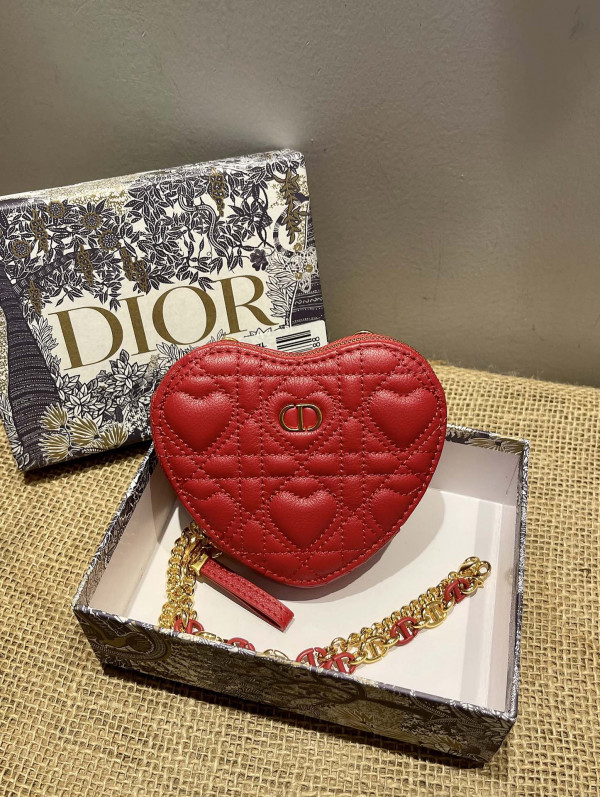 D*or D*oramour caro heart pouch with chain