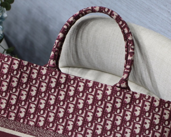 D*or oblique book tote-41.5-35-18cm