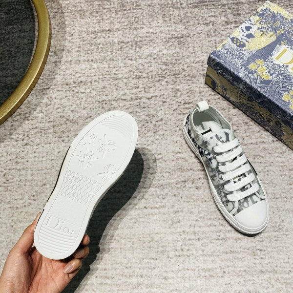 D*or b23 oblique low top sneaker