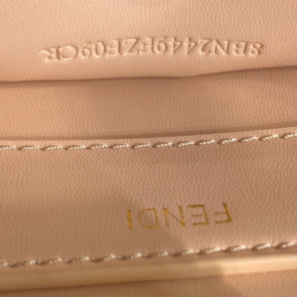 F**di peekaboo iseeu small-27x21x11cm