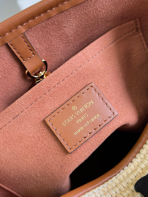 l**is V*t*n petit bucket