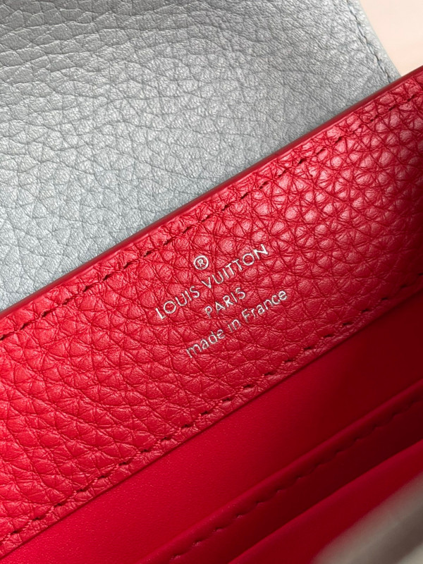 l**is V*t*n capucines mini