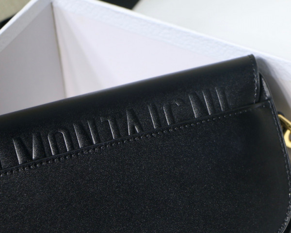 D*or bobby east-west bag