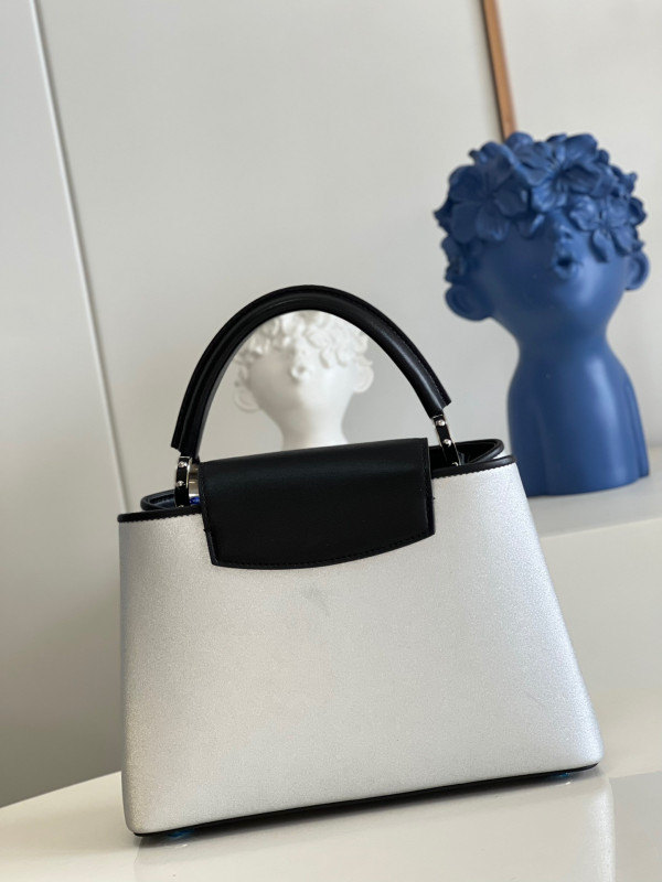 l**is V*t*n capucines bb