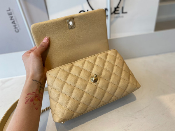 CL FLAP BAG WITH TOP HANDLE