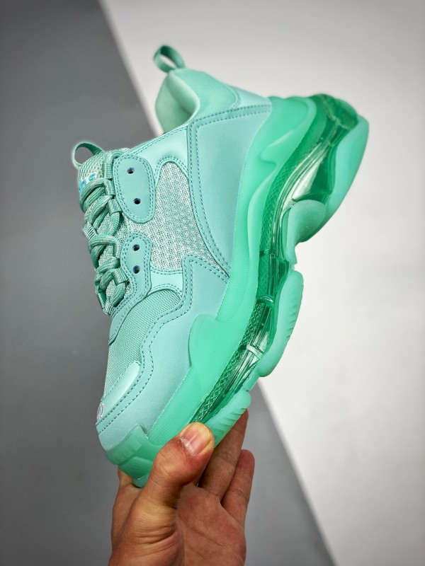 Ba*len*cia*ga triple s