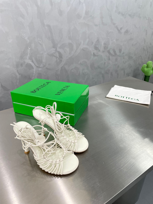 Bo*te*ga ve*ne*ta dot