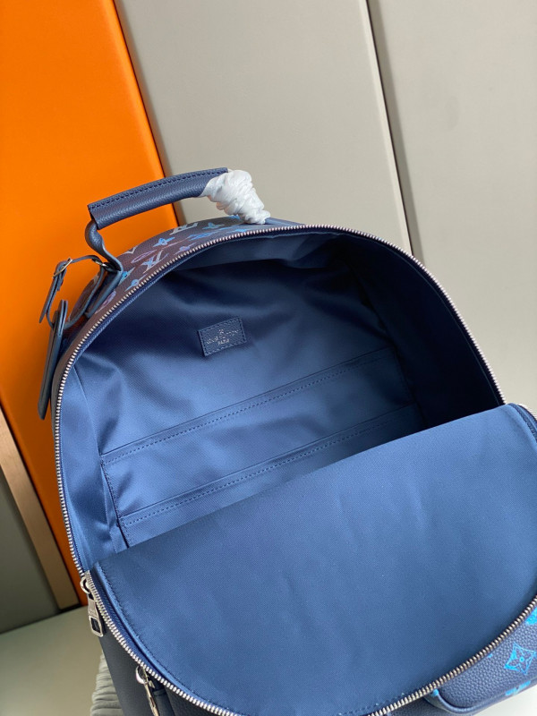 l**is V*t*n backpack multipocket