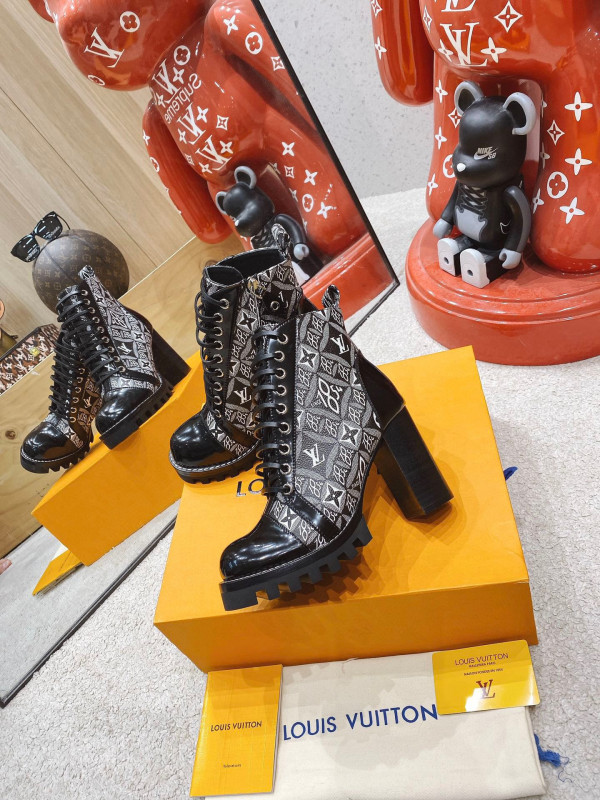 l**is V*t*n star trail ankle boot 8cm