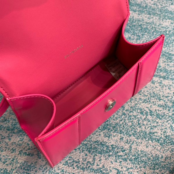 Ba*len*cia*ga hourglass