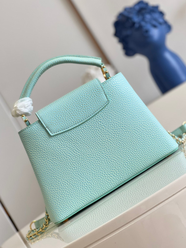 l**is V*t*n capucines bb