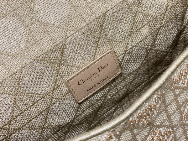D*or medium caro bag