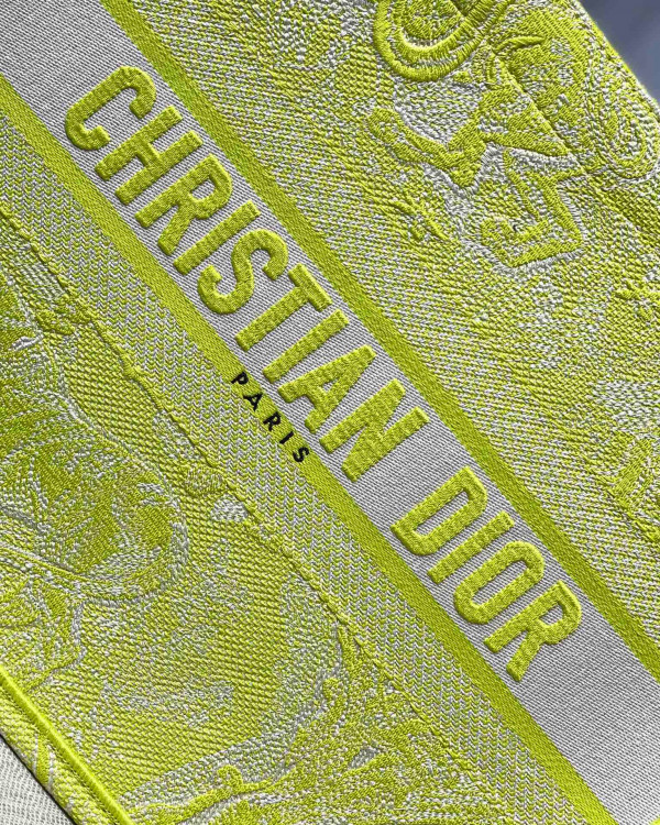 medium D*or book tote