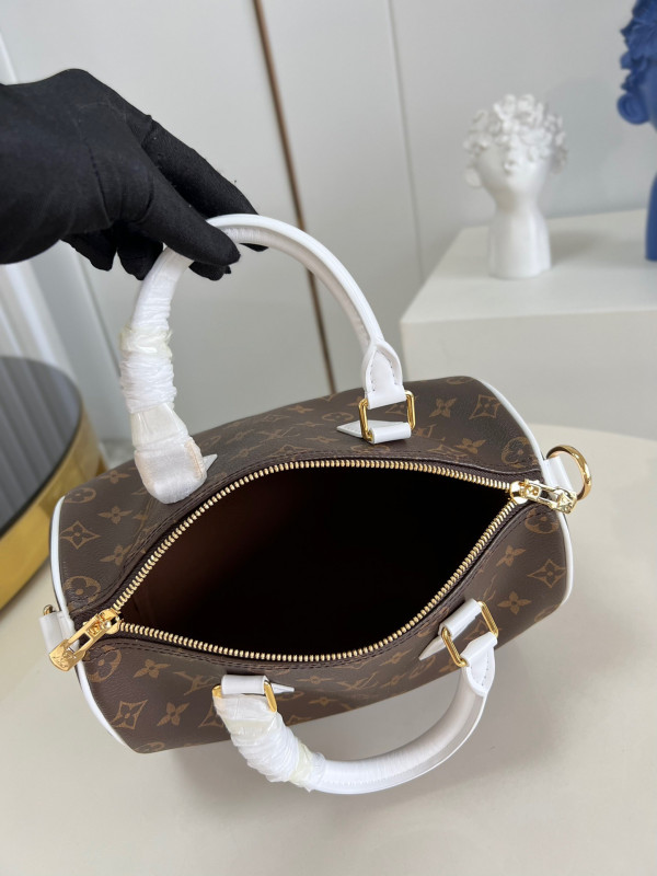 l**is V*t*n speedy bandouliÈre 25