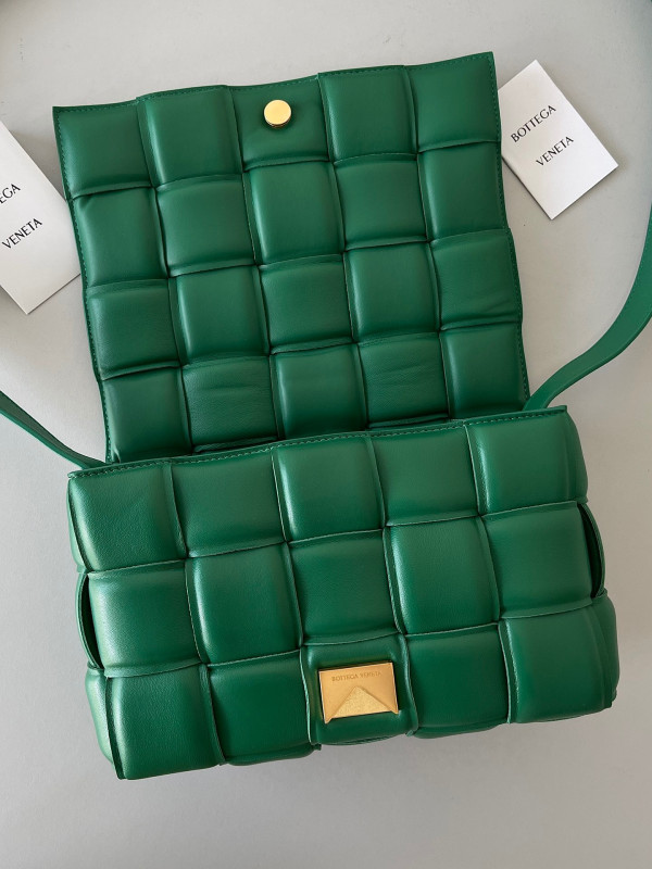 Bo*te*ga ve*ne*ta cassette