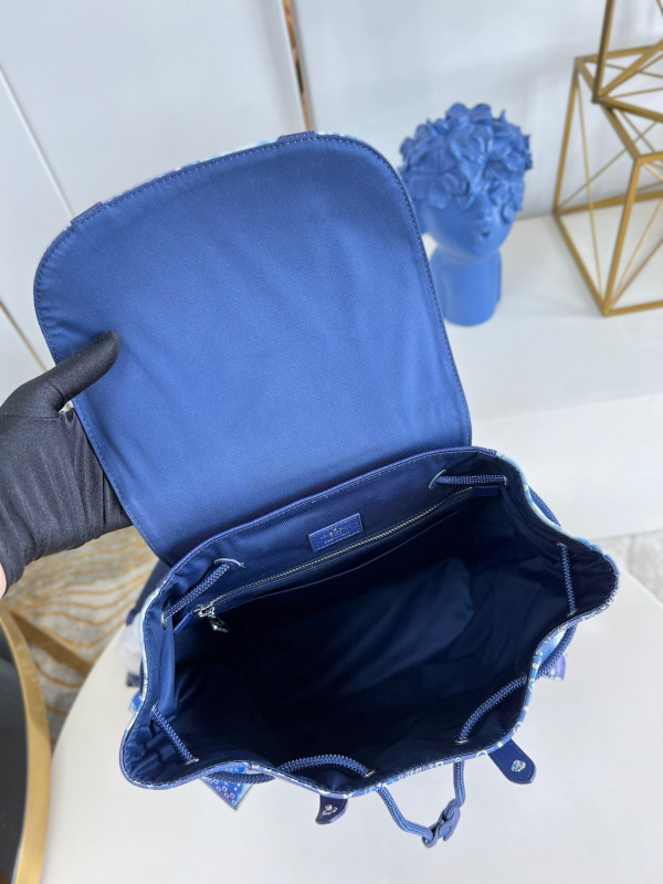 l**is V*t*n christopher pm