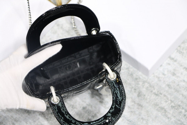 lady D*or mini with cow patent leather