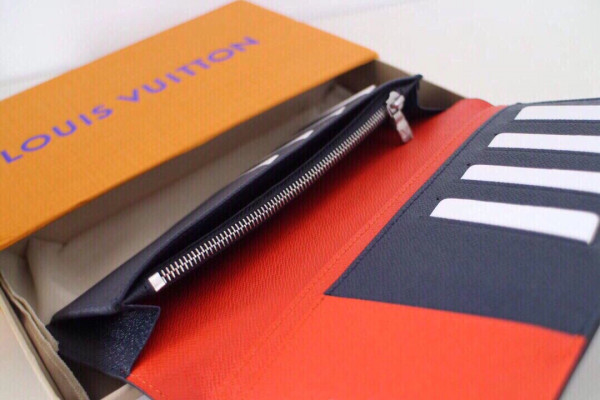 l**is V*t*n brazza wallet