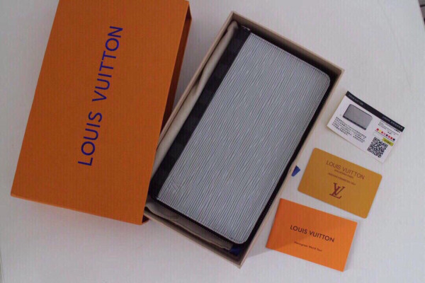 l**is V*t*n brazza wallet