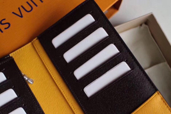 l**is V*t*n brazza wallet