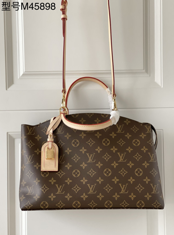 l**is V*t*n grand palais