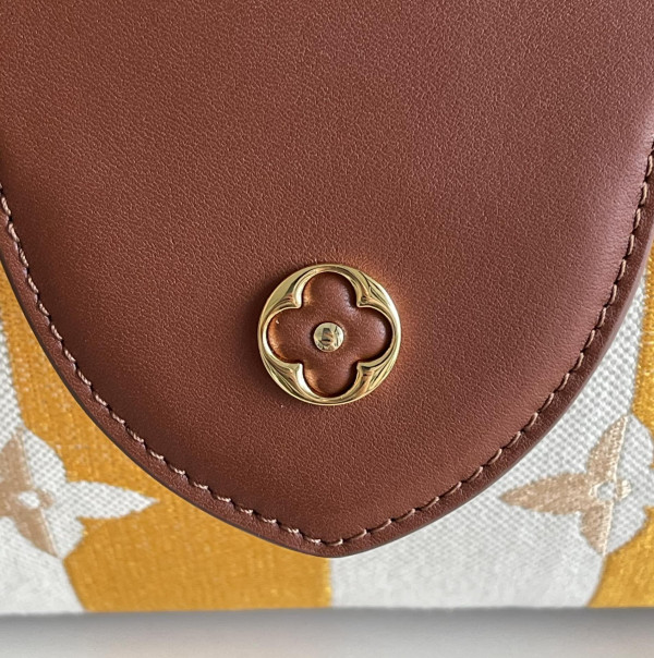 l**is V*t*n capucines mm