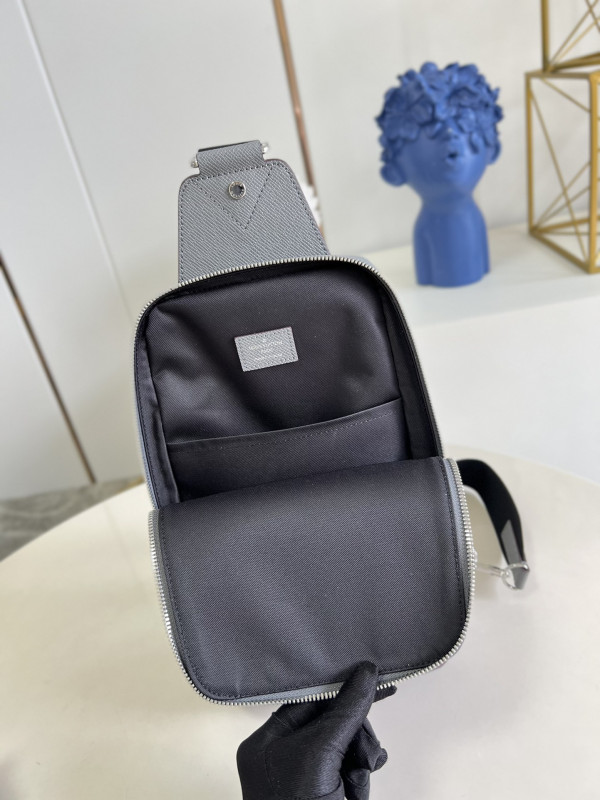 l**is V*t*n avenue sling bag