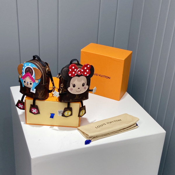 l**is V*t*n bag charm