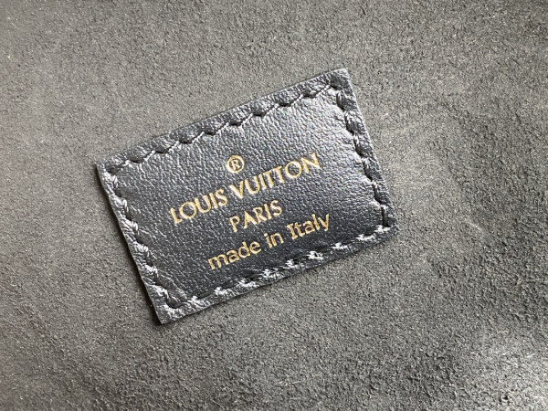 l**is V*t*n vanity pm