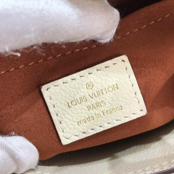 l**is V*t*n montaigne bb