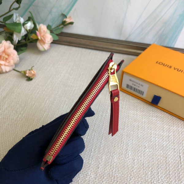 l**is V*t*n zipped card holder