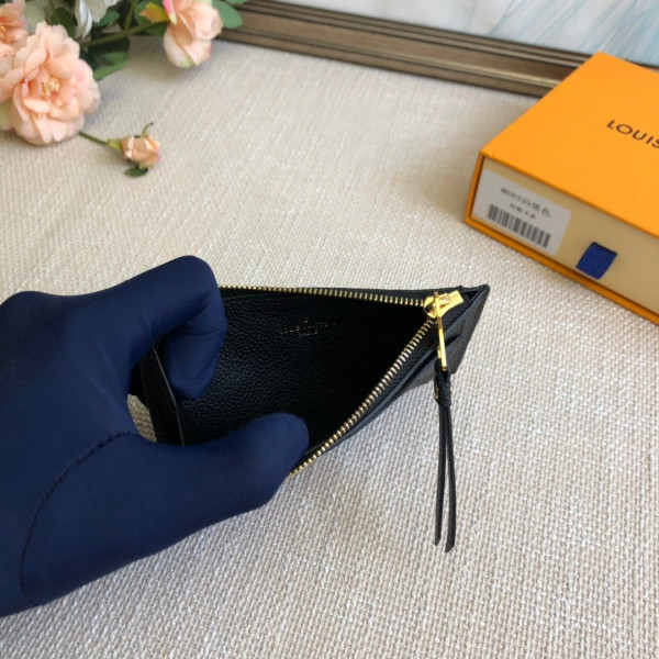 l**is V*t*n zipped card holder