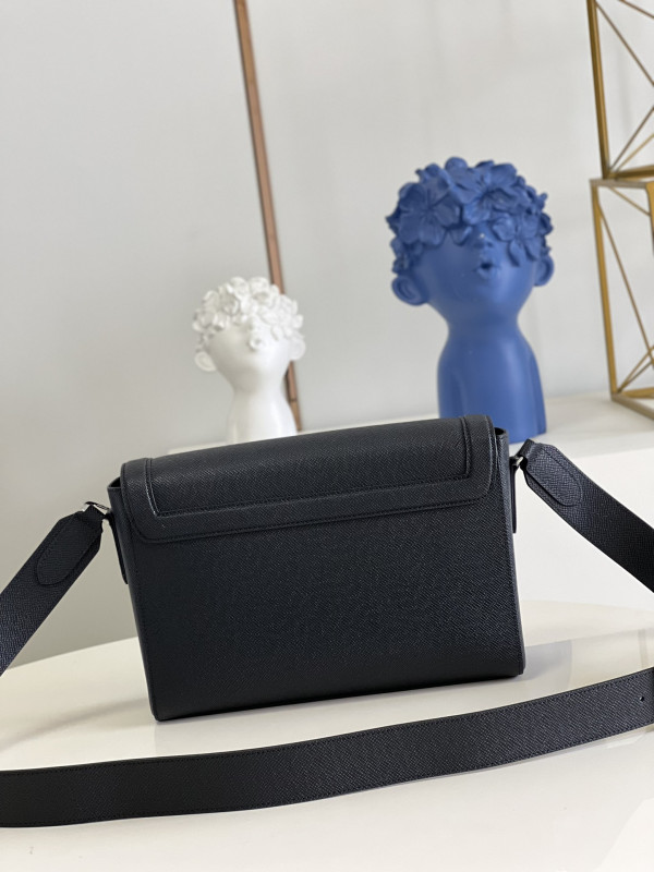 l**is V*t*n new flap messenger