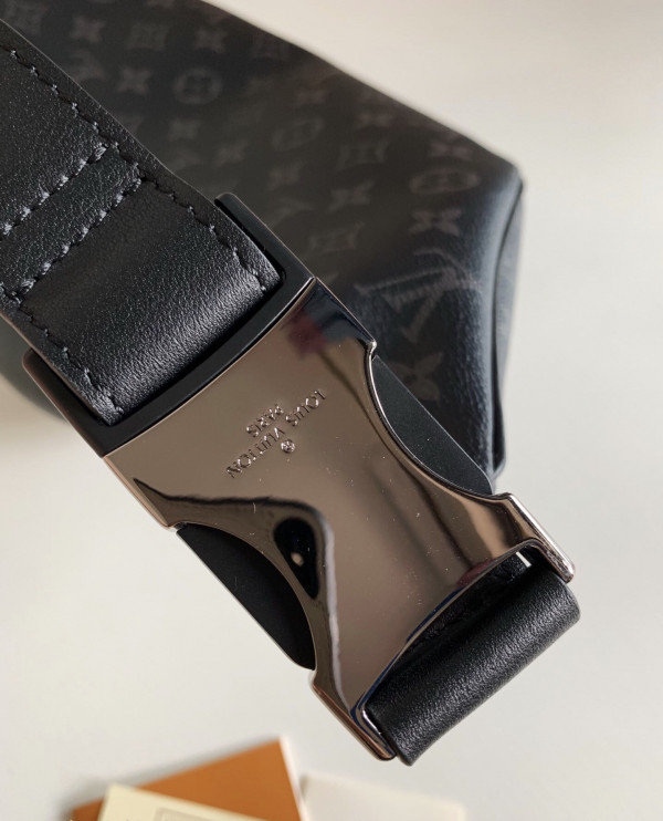 l**is V*t*n discovery bumbag