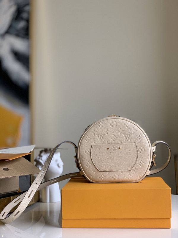 l**is V*t*n boite chapeau souple mm