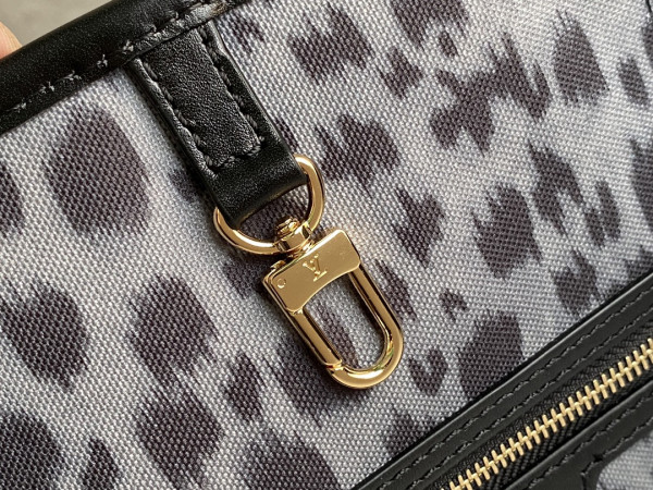 l**is V*t*n neverfull mm