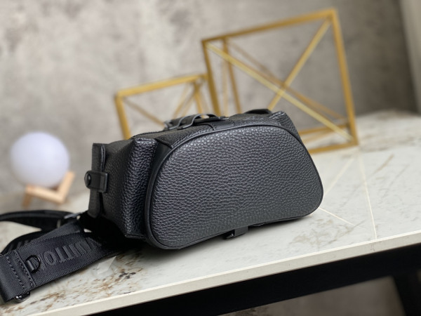 l**is V*t*n christopher xs