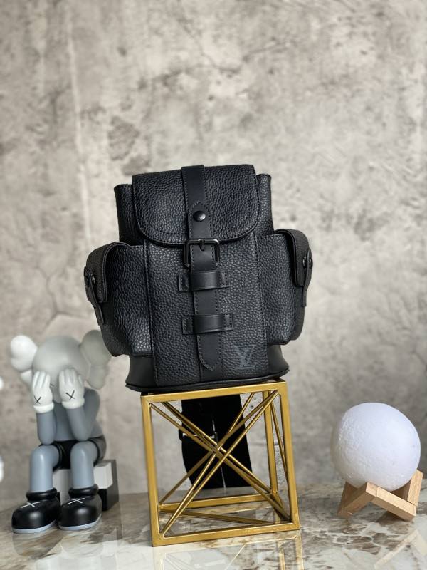 l**is V*t*n christopher xs