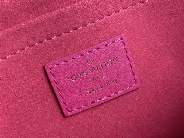 l**is V*t*n new wave chain bag