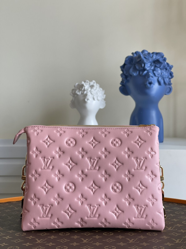 l**is V*t*n coussin pm