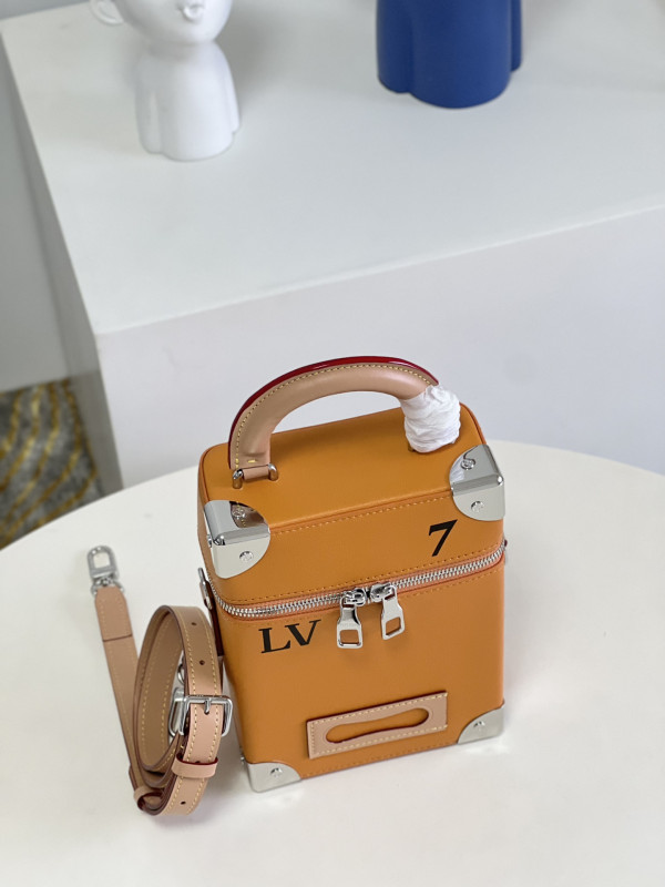 l**is V*t*n vertical box trunk