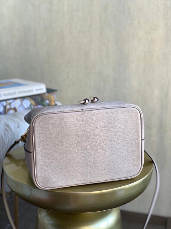 l**is V*t*n nÉonoÉ