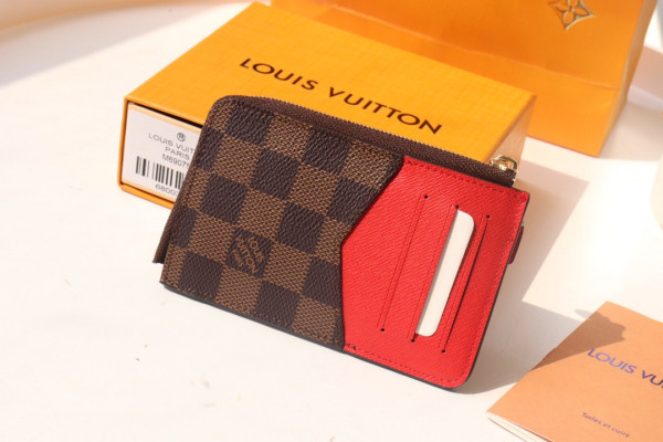 l**is V*t*n card holder recto verso